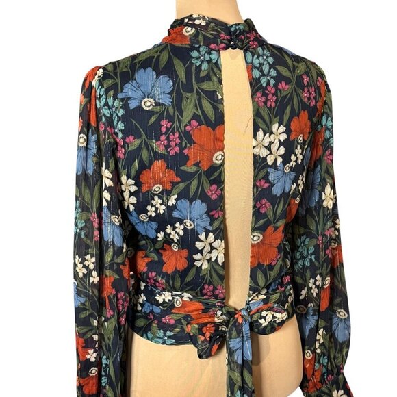 ASTR the Label Dark Floral Cropped Blouse Top Sz.M Multi Open Back Romantic - Picture 11 of 16